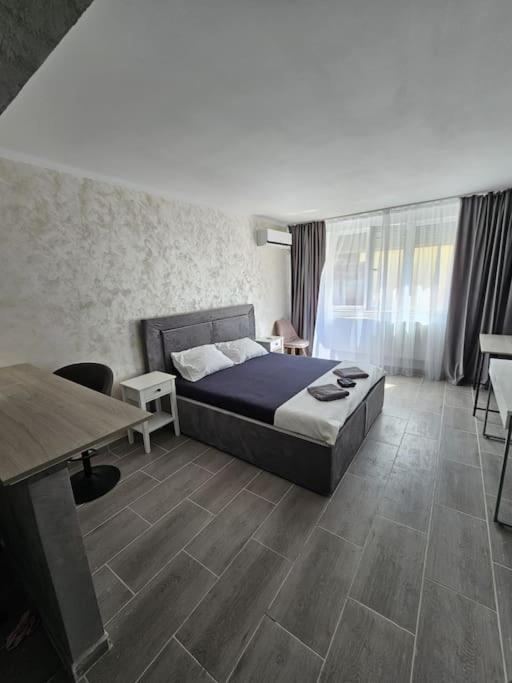 Chic Galati Apartment: Urban Escape Exterior foto