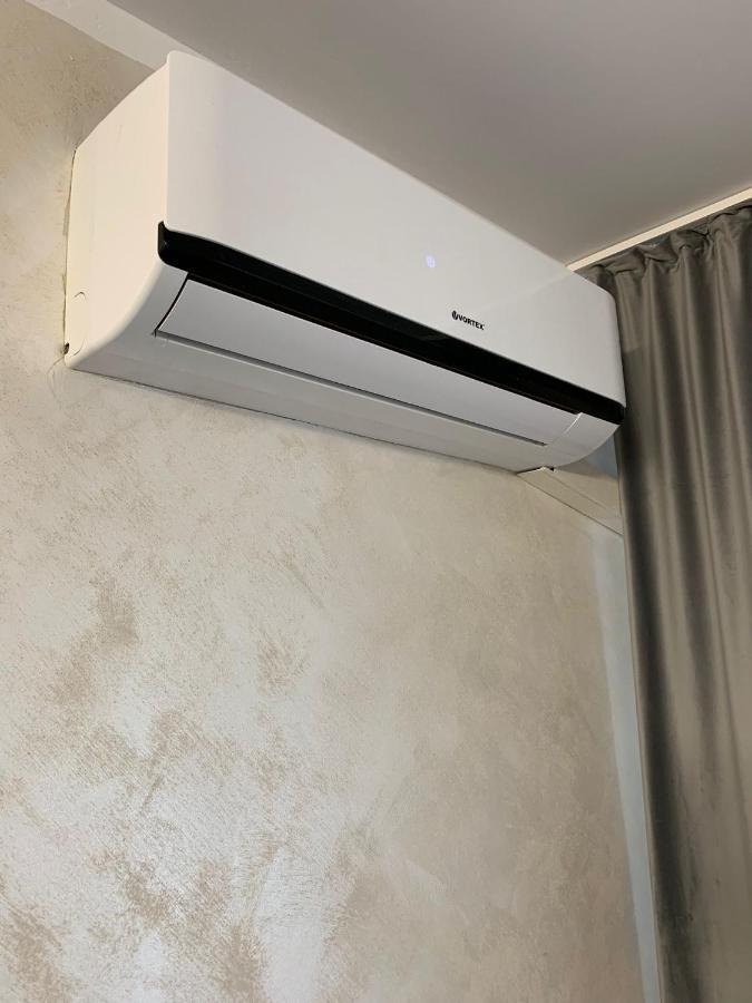 Chic Galati Apartment: Urban Escape Exterior foto